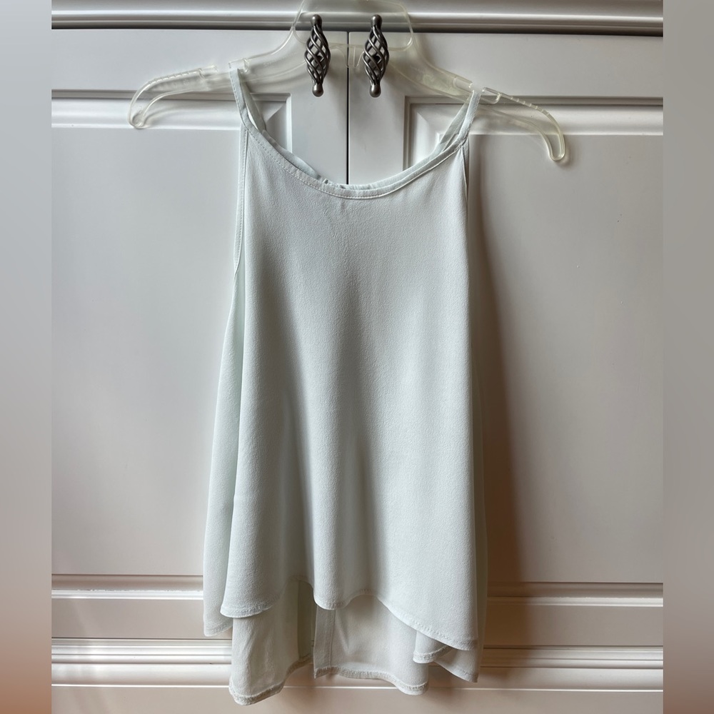 Women’s split-back flowy tank, light seafoam green, Sz S